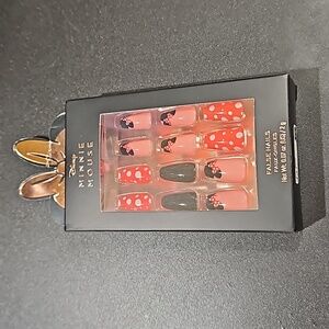 Revolution Disney Minnie Mouse False Nails